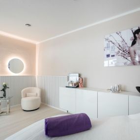 Bild von Kosmetikstudio Baden-Baden | AJOVIVE COSMETIC INSTITUTE by Agathe Jost