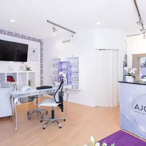 Bild von Kosmetikstudio Baden-Baden | AJOVIVE COSMETIC INSTITUTE by Agathe Jost