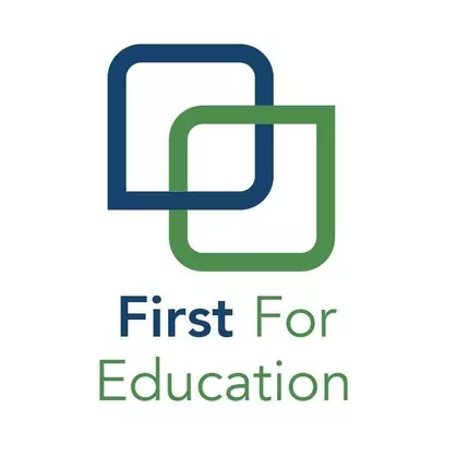 Logo de First For Education