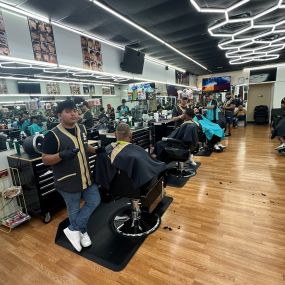 5 Estrellas Dominican Barbershop- barbershop