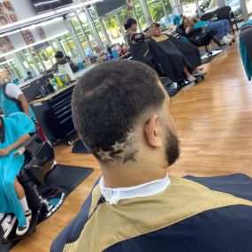 5 Estrellas Dominican Barbershop- Cortes de Cabello