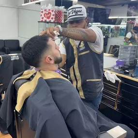 5 Estrellas Dominican Barbershop- Arreglo de Barba