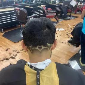 5 Estrellas Dominican Barbershop- Cortes de Cabello