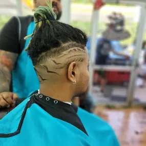 5 Estrellas Dominican Barbershop- Cortes de Cabello