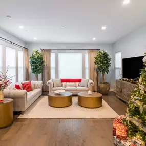 ???? Give your home a festive touch with Cellular Shades for Holidays! Cozy up and enjoy the season with style. ❄️ Get your home holiday-ready today!