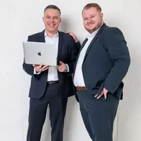 Beratung in der Agentur - AXA Versicherungsbüro Markus Schwetlick e.K. - Kfz Versicherung in  Gröbenzell
