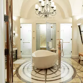 Caesars Palace Trajan Villa bath