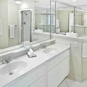 Guest room bath