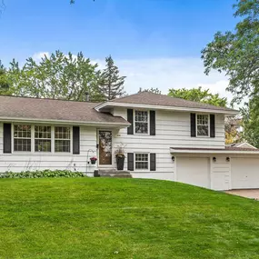 Realtor in Edina, Minnesota | Niki Moeller