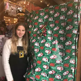 ???? Did you know we can wrap just about anything we sell?!
❓Take a guess at what’s inside and be entered to win a $25 gift certificate! Perfect for last minute holiday shopping!
#shopsmall #giftwrapping #giftwrap #supportlocal #holidayshopping