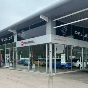 Evans Halshaw Peugeot Hull Dealership Exterior