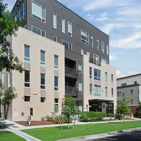 Arboretum at DU - luxury and eco-conscious apartments in Denver, CO