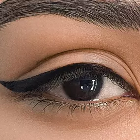 EYE-LINER-ERRENTERIA.jpg