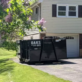 Bild von Oaks Dumpster Rental