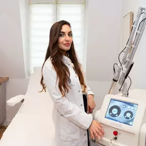 Bild von Dr Meriem AYED - Médecin Esthétique à Rouen