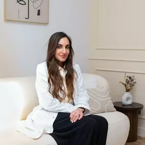 Bild von Dr Meriem AYED - Médecin Esthétique à Rouen