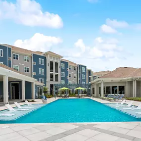Resort-Style Swimming Pool with Soaking & Tanning Ledges