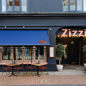 Zizzi Basingstoke, refreshed black frontage on London Street.