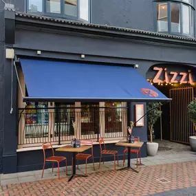 Zizzi Basingstoke, refreshed black frontage on London Street.