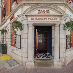Zizzi Kingston, Exteriors