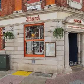 Zizzi Kingston, Exteriors