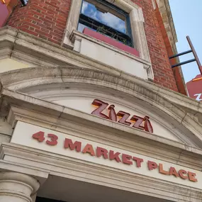 Zizzi Kingston, Exteriors
