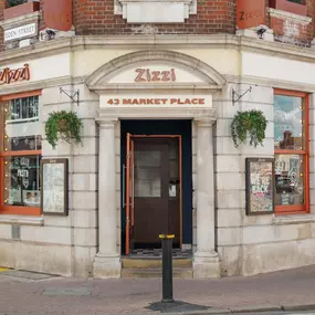Zizzi Kingston, Exteriors