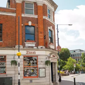 Zizzi Kingston, Exteriors