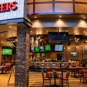 Date night, game night, or any night—Brew Brothers at Harrah's Kansas City Hotel & Casino always hits the spot! From snack-worthy bites to tasty meals, they’ve got the goods to keep you coming back every day. Brew Brothers is the ultimate sports bar experience for beer, food, and sports lovers alike.