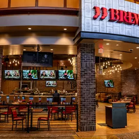 Date night, game night, or any night—Brew Brothers at Harrah's Kansas City Hotel & Casino always hits the spot! From snack-worthy bites to tasty meals, they’ve got the goods to keep you coming back every day. Brew Brothers is the ultimate sports bar experience for beer, food, and sports lovers alike.