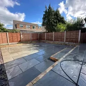 Bild von Bobbys Paving & Fencing Ltd