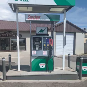 Sinclair Gas station and fueling island