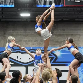 Bild von The Stingray All Stars New York Cheerleading and Tumbling Rochester