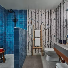 Suite Bathroom