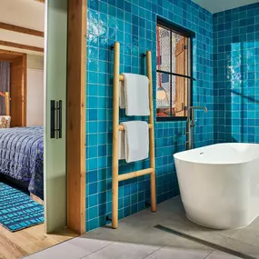 Cabin One Bedroom Suite with Soaking Tub