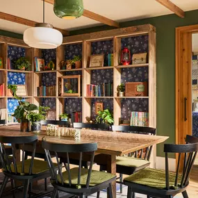 Clubhouse Presidential Suite Dining Table