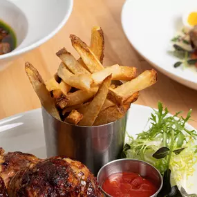 ROTISSERIE CHICKEN
house French fries, chicken au jus