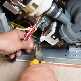 Person fixing technology of commercial dishwasher