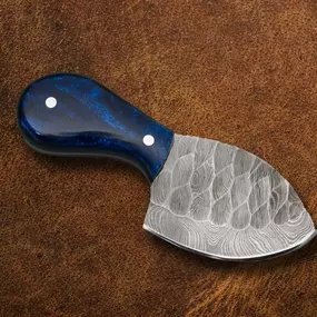 Damascus skinner knife from Faneema Cutlery