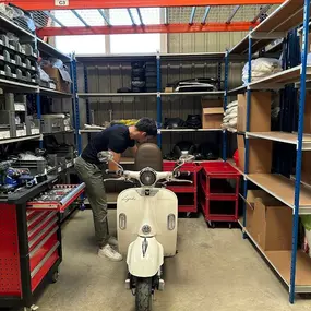 Bild von RoulezEcolo | Scooters & motos électriques | Vente & location