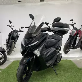 Bild von RoulezEcolo | Scooters & motos électriques | Vente & location