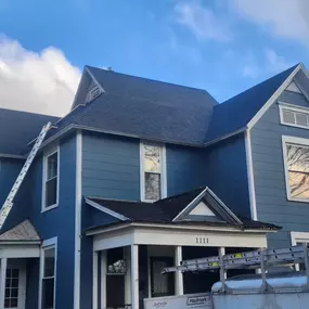 Recovery Remodeling specializes in roof installation services, whether you’re building a new home or replacing an old roof. Our team ensures a seamless installation process, delivering a roof that is durable, efficient, and built to last.