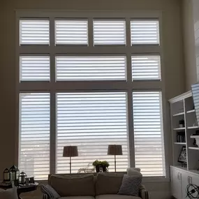 Transform light and preserve your view with Hunter Douglas Silhouette window shadings from GrandView Blinds & Designs. Ideal for large window walls, these elegant shadings diffuse harsh sunlight into a soft glow while offering privacy and UV protection.
