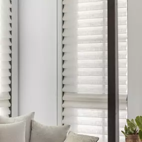 Experience the beauty and functionality of Hunter Douglas Vignette Roman Shades from GrandView Blinds & Design. These premium window treatments offer a clean, modern look with enhanced light diffusion and privacy.