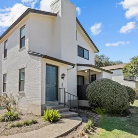 Townhome exterior view