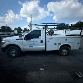 SMM Truck Repair offers mobile truck repair services, bringing our expertise directly to you. Whether you're on the road or at your job site, our mobile team ensures that your truck gets the attention it needs without the hassle of bringing it into the shop. Count on us for convenient and efficient mobile repair services.