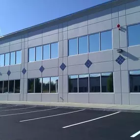 Enhance your business with commercial window tinting from Midnight Tint of Everett. Our tints not only improve privacy and reduce glare but also offer energy savings by helping to maintain a consistent indoor temperature, creating a more comfortable work environment.