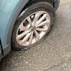 Bild von L & J Tyres Ltd