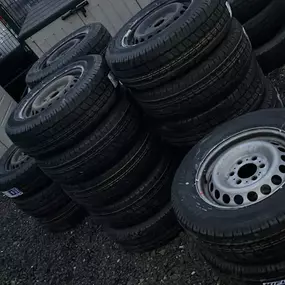 Bild von L & J Tyres Ltd