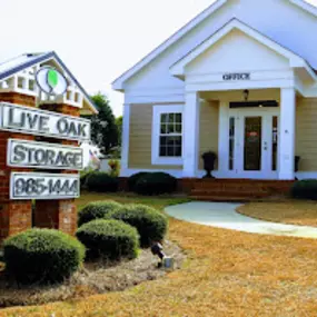 The front of the Live Oak Storage building